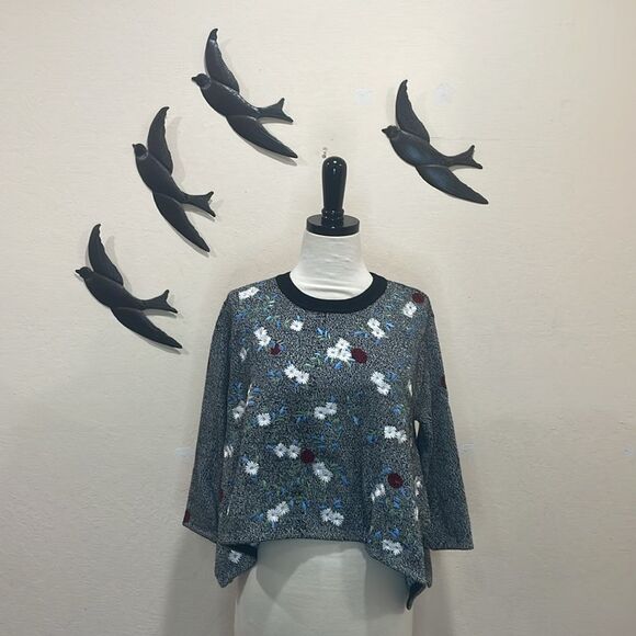 Opening Ceremony Black Embroidered Floral Sweater 3/4 Sleeve Handkerchief Hem  S - Picture 3 of 16